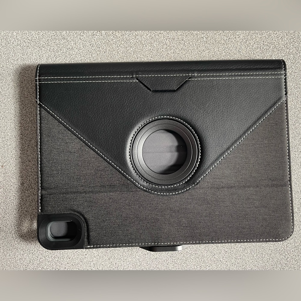 Targus Versa Vu 360-Degree Black & Grey iPad Pro Case 11 Inch